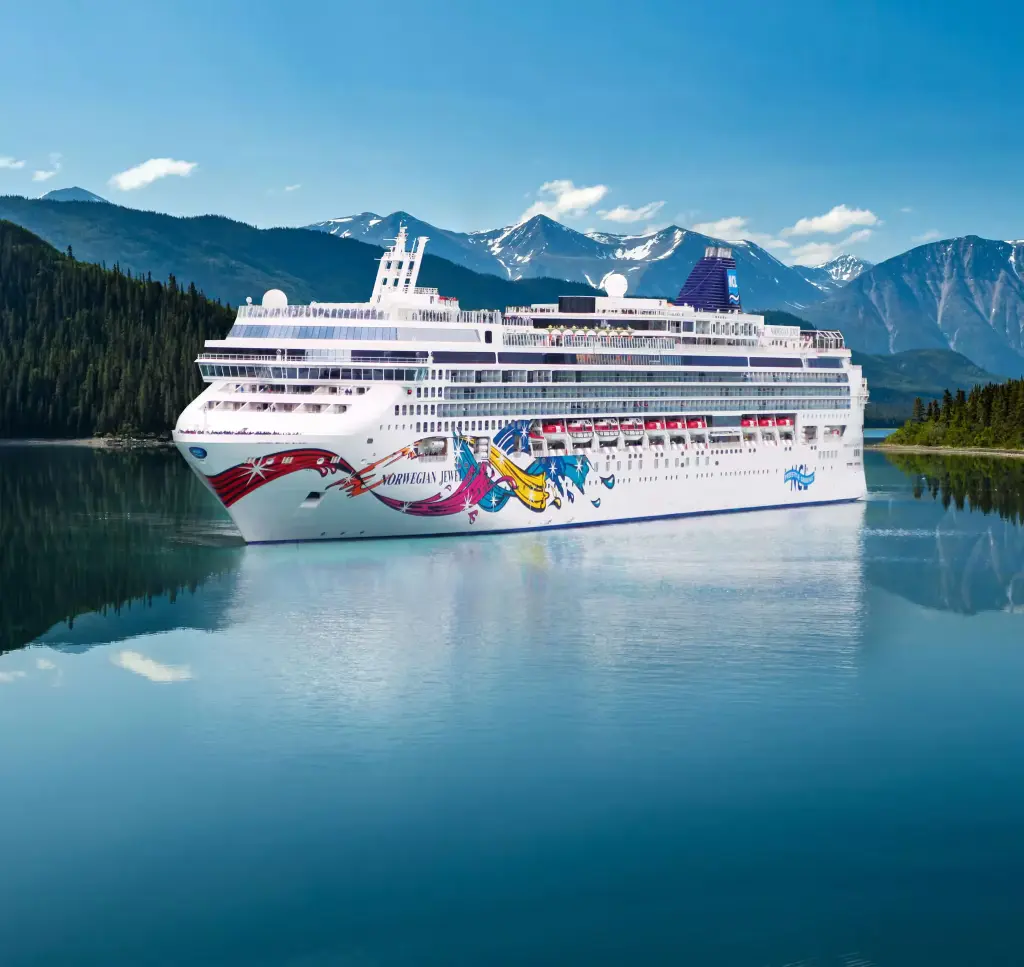 Jewel — 10-night Caribbean cruise ship